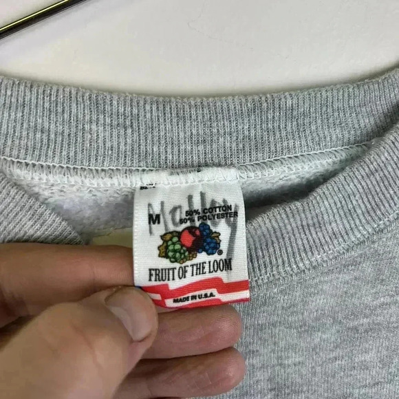 Vintage 80s Fruit of the Loom Retro Weekend Bear Sweatshirt - Picture 4 of 5